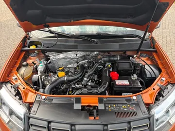 Car image 25
