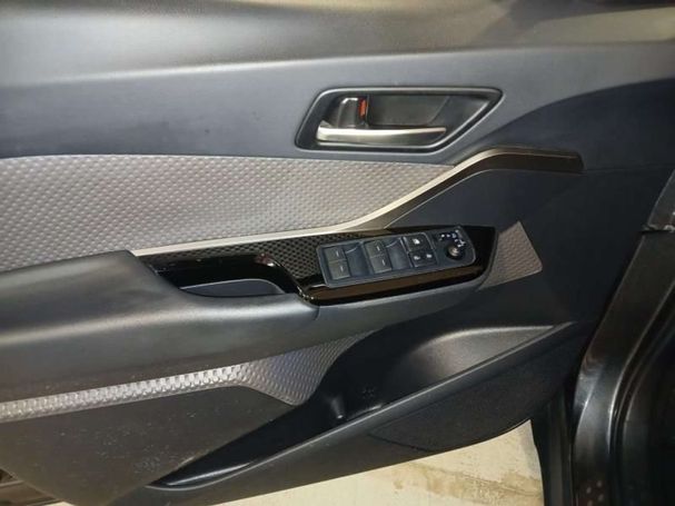 Toyota C-HR 2.0 135 kW image number 12