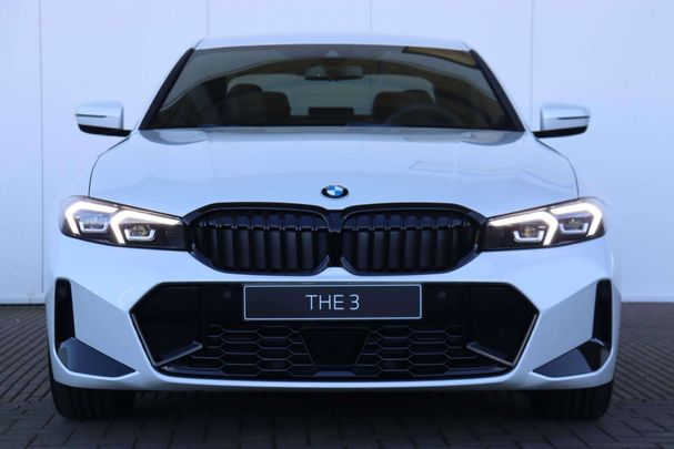 BMW 320i 135 kW image number 2