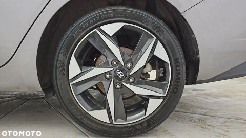 Car image 23