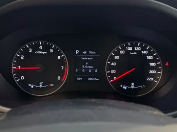 Car image 28