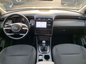 Car image 14