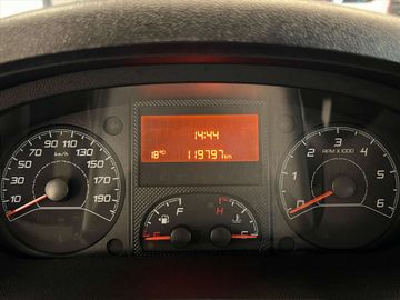 Car image 28