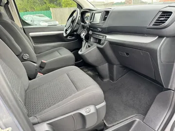 Car image 46