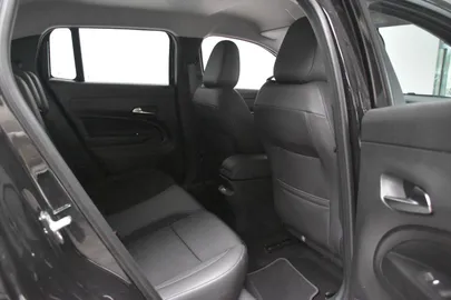 Car image 29