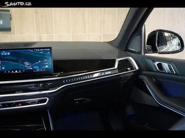 Car image 49