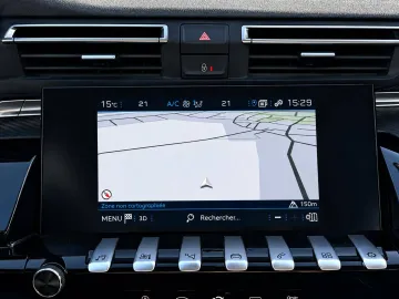 Car image 25
