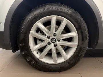 Car image 29