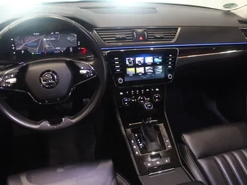 Car image 37