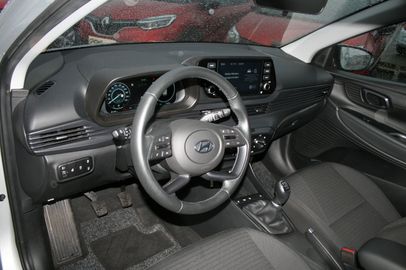 Car image 10