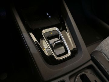 Car image 32