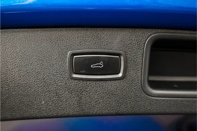 Car image 42