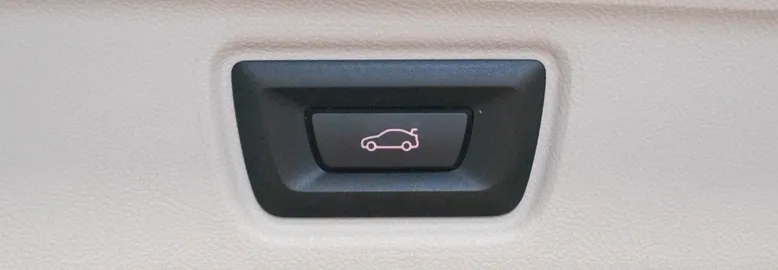 Car image 35