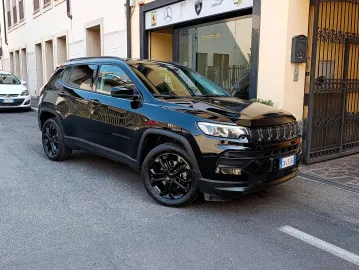 Car image 35