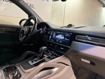 Car image 48