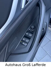 Car image 32
