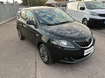 Car image 2