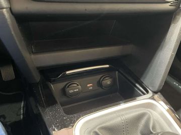 Car image 35