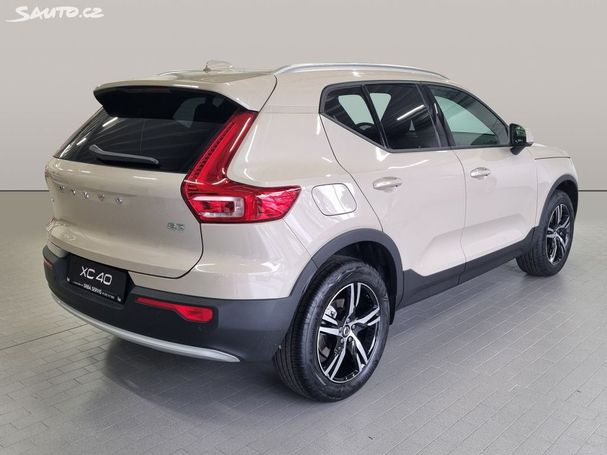 Volvo XC40 B3 Core 120 kW image number 3