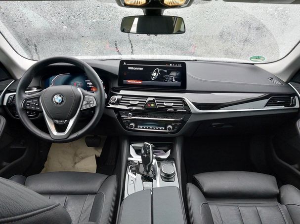 BMW 520i Touring 135 kW image number 7