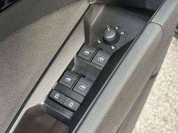 Car image 37