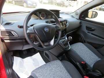 Car image 11