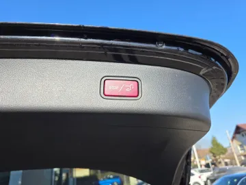 Car image 35