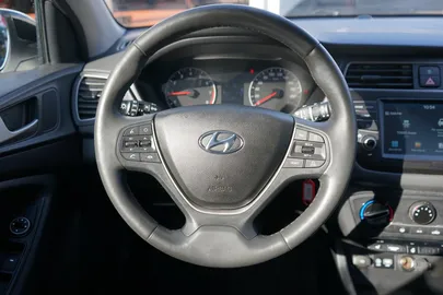 Car image 27