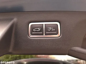 Car image 39