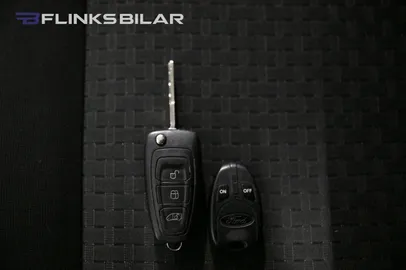 Car image 30