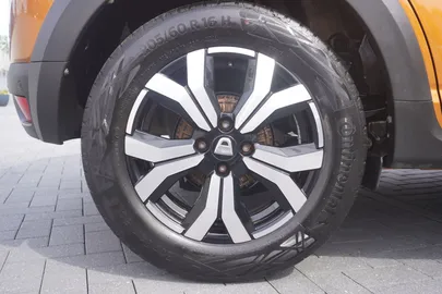 Car image 34
