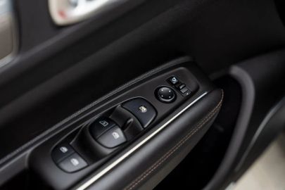 Car image 36