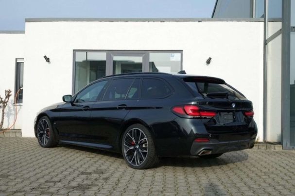 BMW 520d Touring xDrive 140 kW image number 2