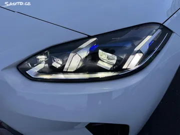 Car image 32