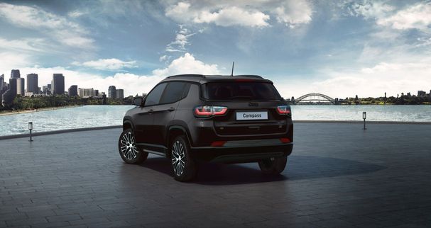 Jeep Compass 1.5 T4 e-Hybrid Summit DCT 96 kW image number 4