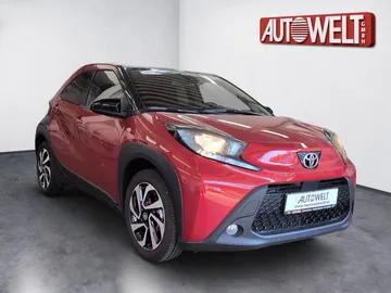 Car image 3