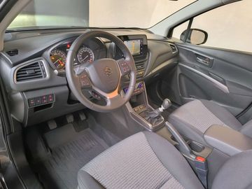 Car image 11