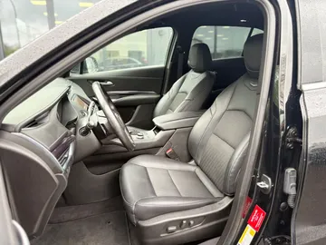 Car image 32