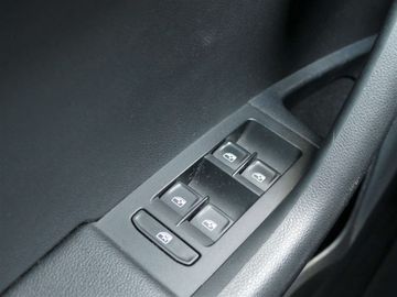 Car image 37