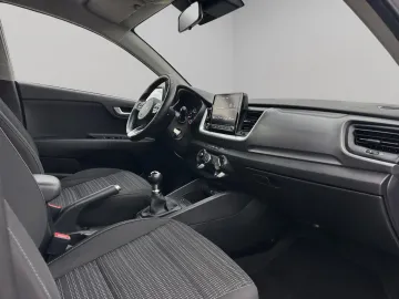 Car image 17