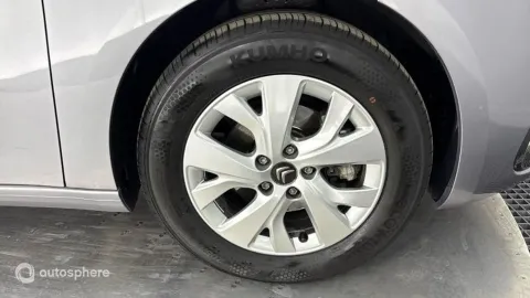 Car image 20