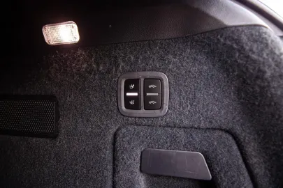 Car image 37