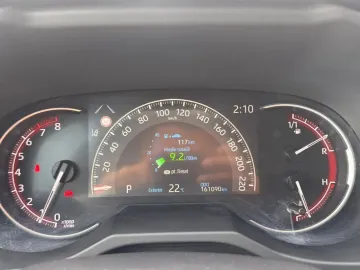 Car image 21