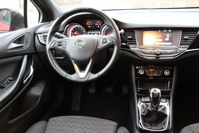 Car image 13