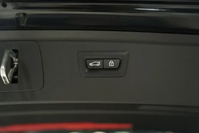 Car image 34
