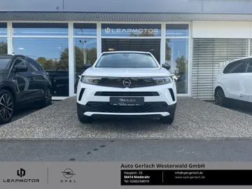 Car image 3