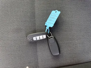 Car image 29