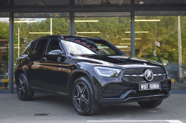 Mercedes-Benz GLC 300 e 4Matic 235 kW image number 3