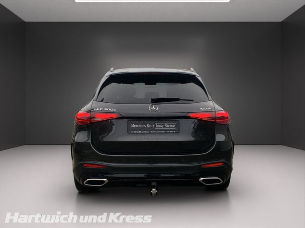 Mercedes-Benz GLC 300 e AMG Line 4Matic 230 kW image number 3