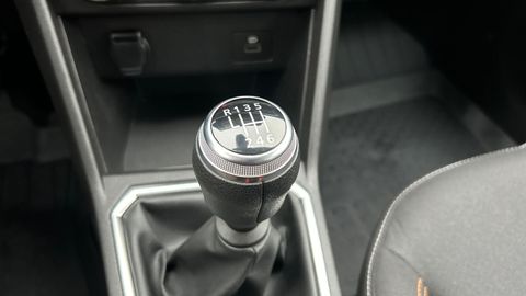 Car image 36